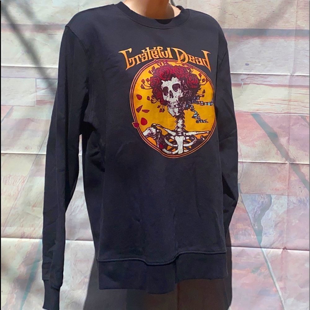 Woman’s heavy tee/light sweat long sleeve Grateful Dead tour sz Med
